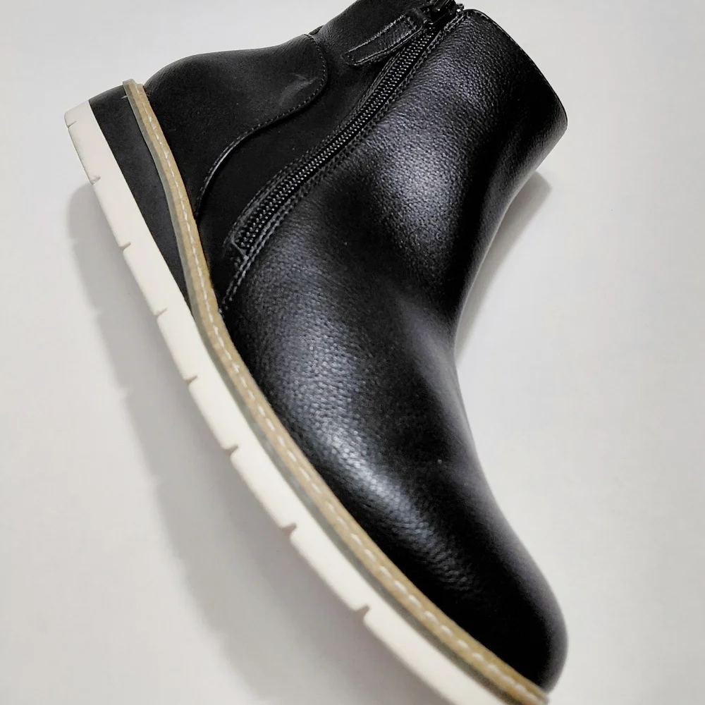 ME TOO Women's Black Sporty Wedge  Ankle Boots with Side Zipper - 8M